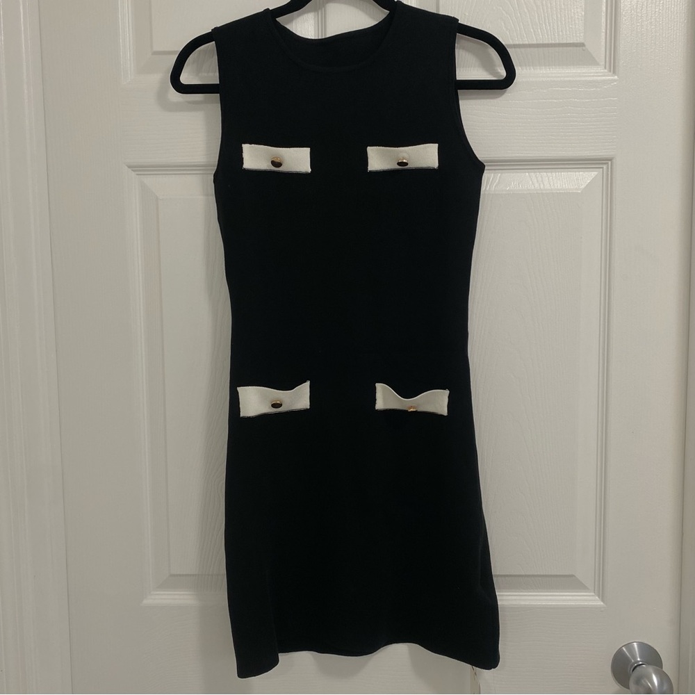 Sleeveless Sweater Dress - Picture 5 of 7